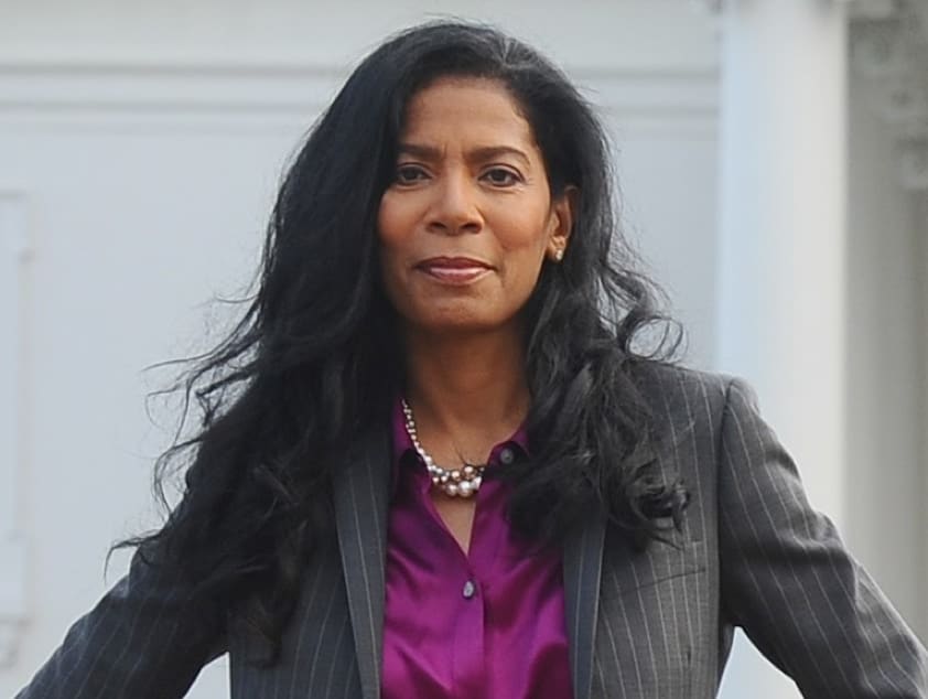 Judy Smith in front of white house.